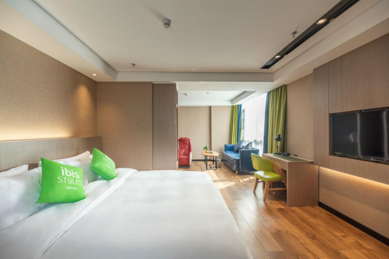 Hotel Ibis Styles Fuzhou Wuyi Square Exterior foto