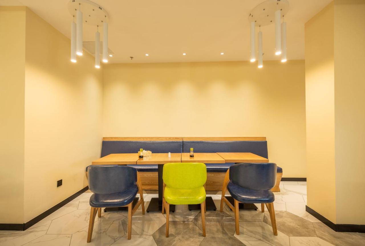 Hotel Ibis Styles Fuzhou Wuyi Square Exterior foto