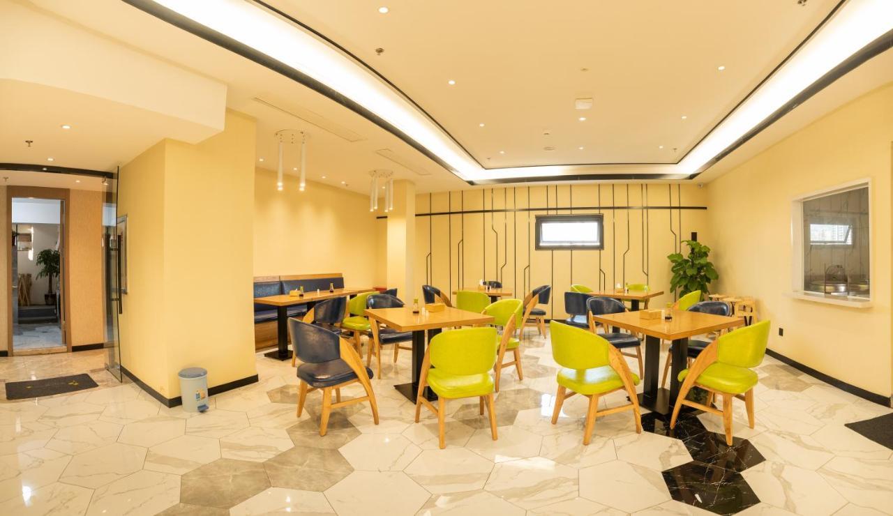 Hotel Ibis Styles Fuzhou Wuyi Square Exterior foto